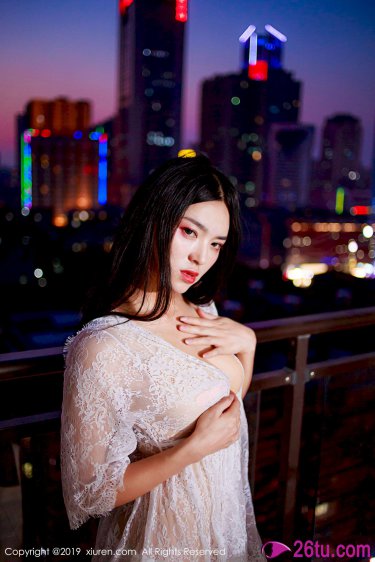 动漫美女的胸被捏爆了