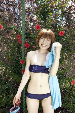 漂亮人妻在车里被领导日了